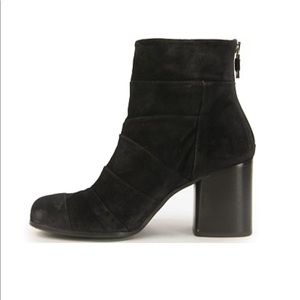 NWT Alberto Fermani black suede boots with block heel